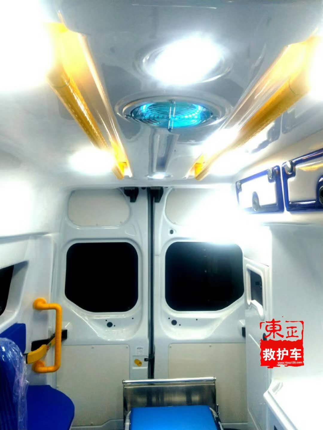 新全順v362一體化吸塑內飾